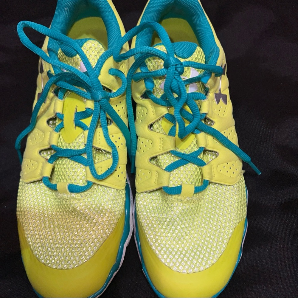 Women’s 8.5 Under Armour Speedform Gemini, rare color